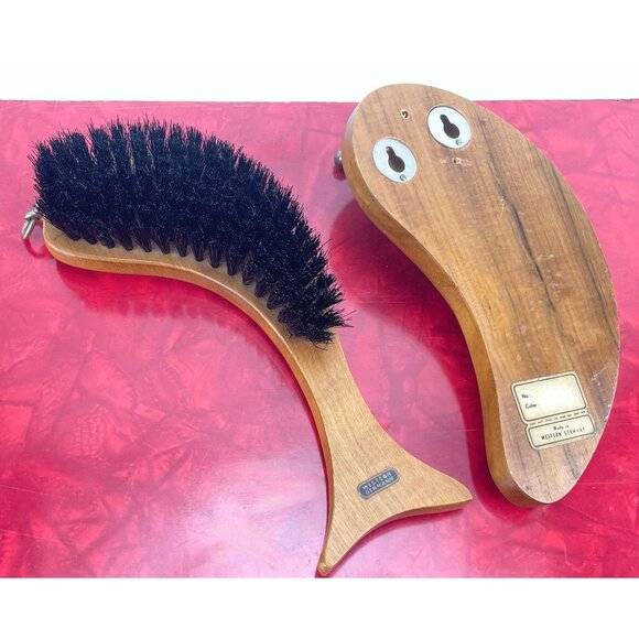 Vintage 1960s shoe brush, West Germany, wooden shoe shining brush, whale shaped - Picture 9 of 10